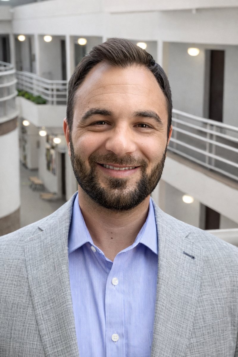 Dr. Chris Plant